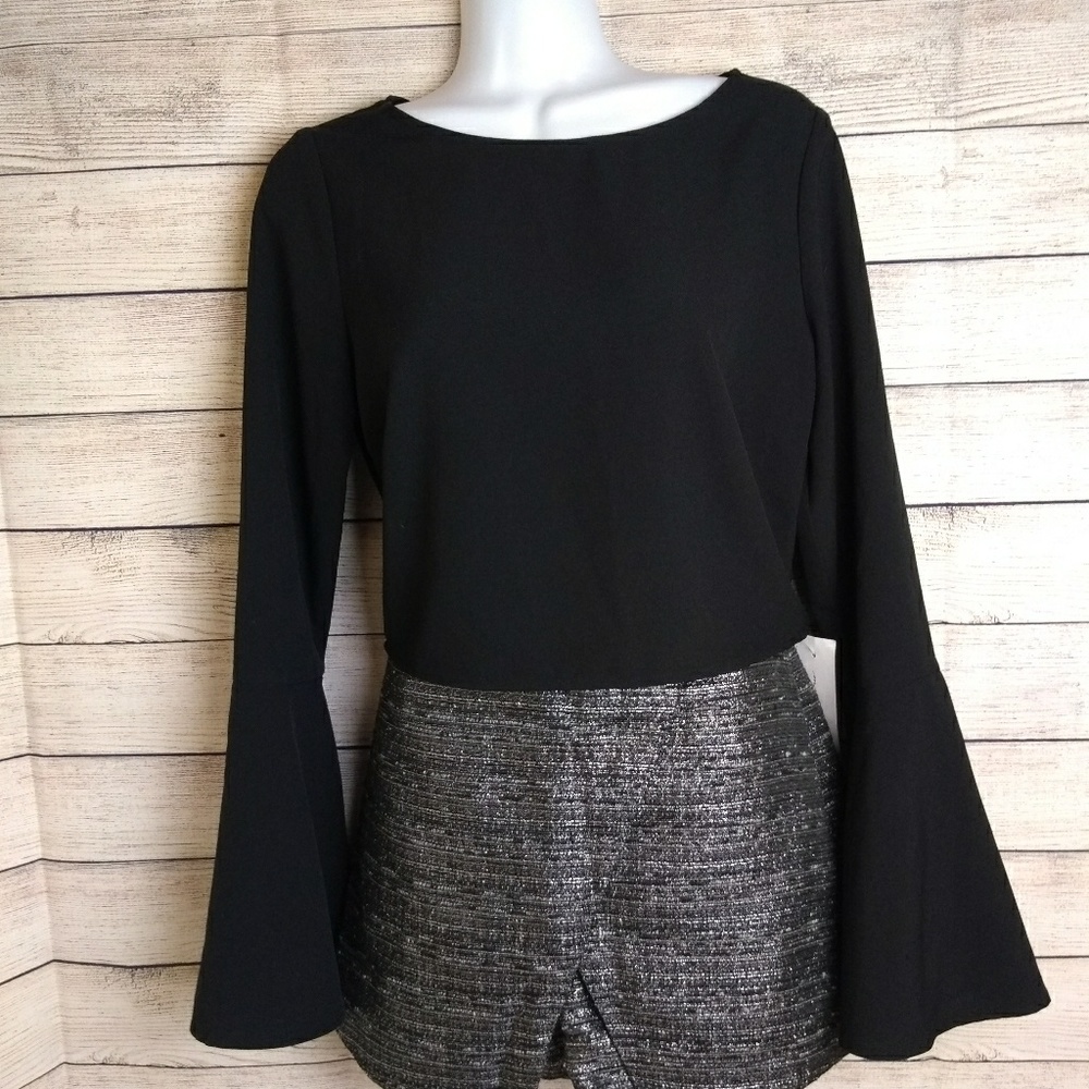 Kendell & Kylie cropped, bell sleeve top
